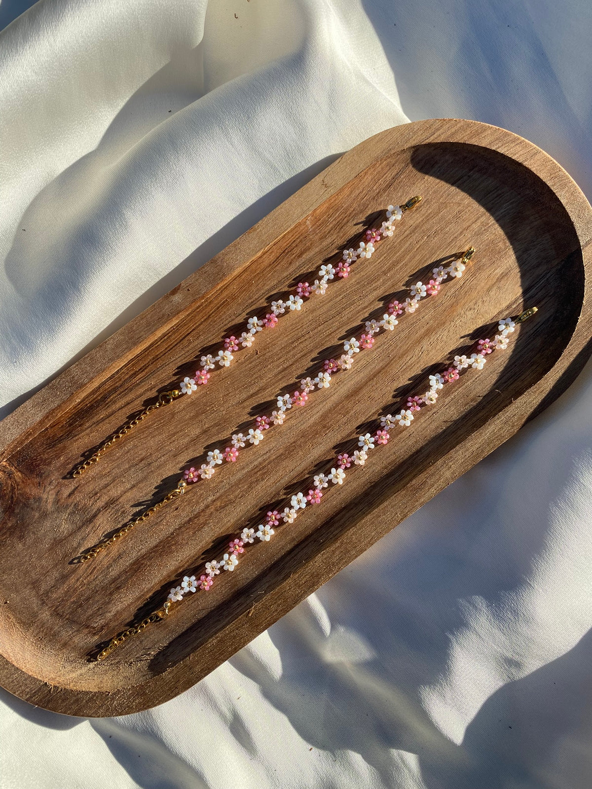 Bracelet en perles – Fleur roses & blanches
